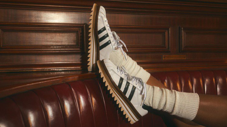 CLOT Superstar by Edison Chen鞋，4,890元。圖／adidas Originals提供