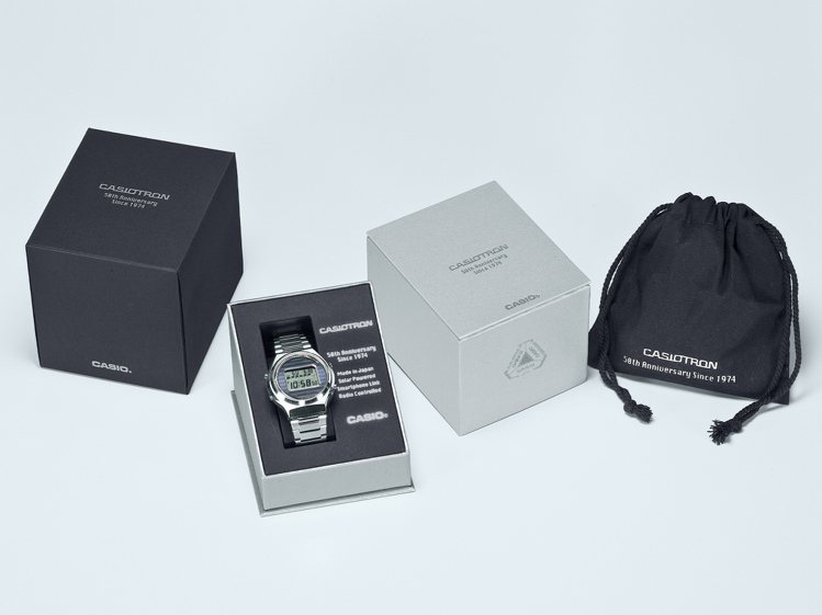 CASIO五十周年紀念TRN-50-2A腕表，包裝採用紙張為主， 呼應永續精神。圖／CASIO提供