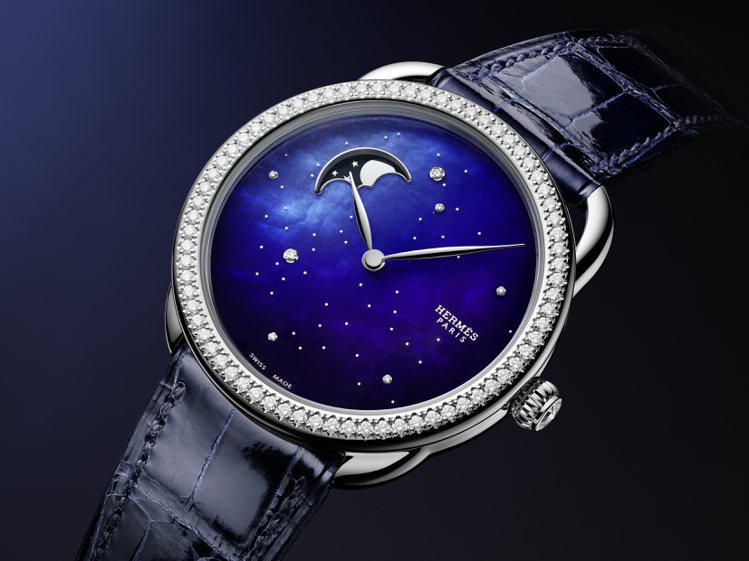 Arceau Petite Lune ciel小月相腕表，62萬7,000元。圖／愛馬仕提供