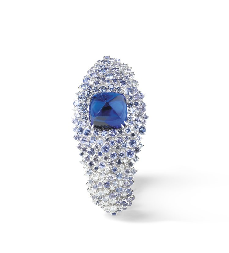 DAMIANI Mimosa Blue Sugarloaf坦桑石鑽石手鍊，18K白金鑲嵌38.75克拉糖麵包山切割坦桑石、鑽石，534萬元。圖／DAMIANI提供