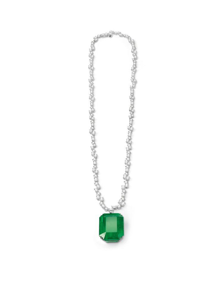 DAMIANI Fantasy Cut The DAMIANI Green Treasure of Muzo奇幻切割木佐祖母綠鑽石項鍊，4,960萬元。圖／DAMIANI提供