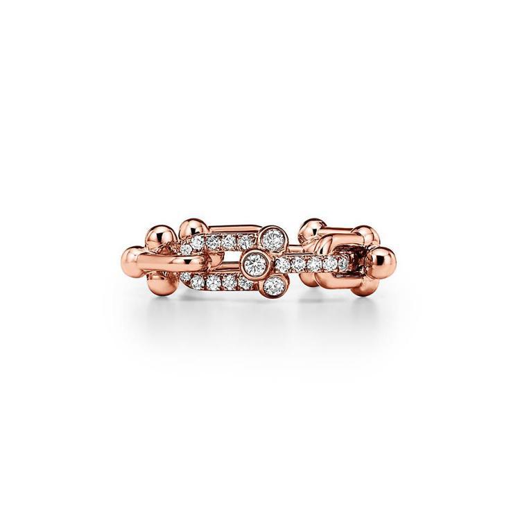 全新上市Tiffany Hardwear系列玫瑰金鑽石戒指，玫瑰K金鑲嵌鑽石，18萬2,000元。圖／Tiffany提供