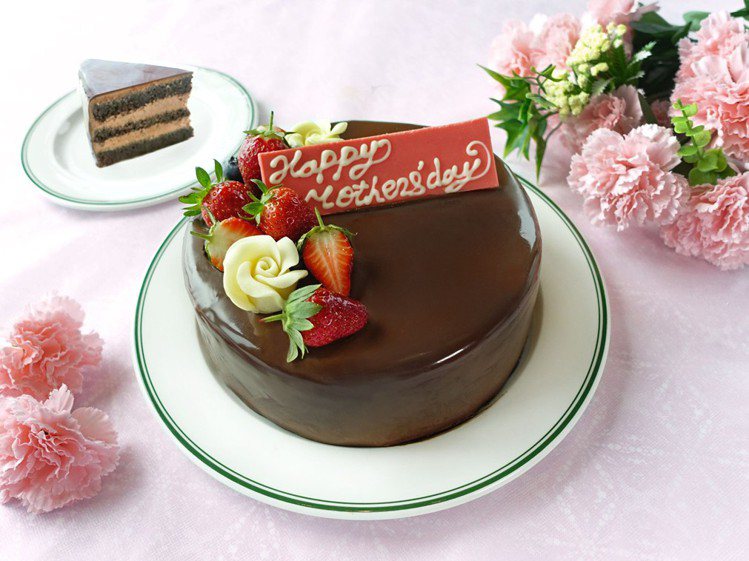 Smith & Wollensky母親節巧克力蛋糕經典款8吋2,900元，切片580元。圖／微風提供