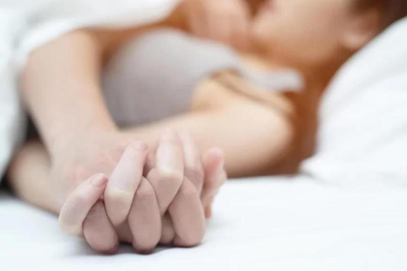 婦產科醫師張瑜芹解釋女性陰道變鬆弛的原因有3項，但是和頻繁性行為與否無關。示意圖／Ingimage