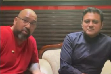 印度死亡直播：戈萨尔卡（右）2月8日接受政敌诺罗尼亚（左）邀请举行Facebook直播上演和解戏码。图／(photo:UDN)