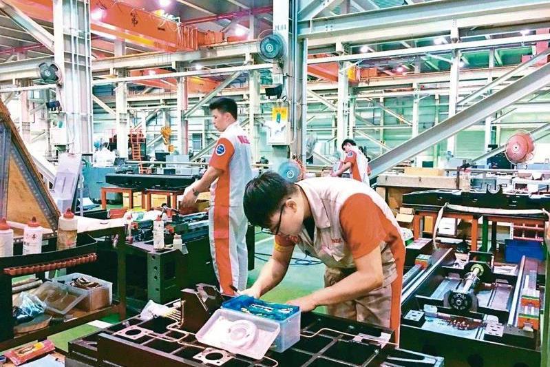 亞洲製造業景氣顯露出復甦升溫跡象，台灣的工廠活動景氣兩年來首度擴張。 聯合報系資料照片