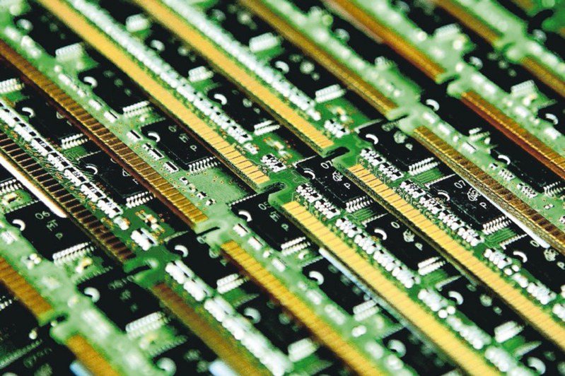英特爾新一代消費型筆電平台「Meteor Lake」預計第4季問世，搭載的DRAM由目前主流DDR4升級為DDR5。路透