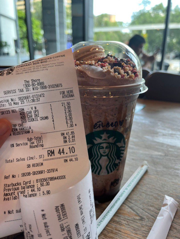 馬來西亞一名大學生因不會英文，去星巴克買咖啡只會「全程點頭」，竟因此吃了大虧。圖／取自臉書粉專「MMU Confessions」