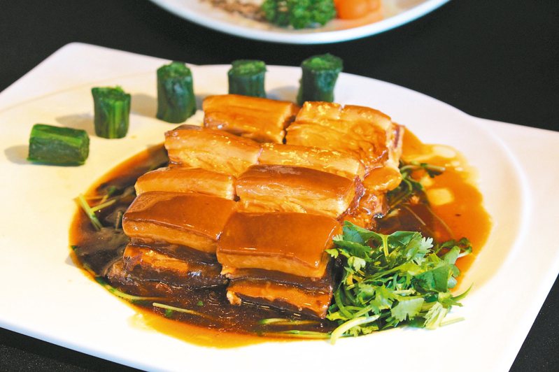 「中正烤方」是蔣公最愛的東坡肉，入口即化。 記者張雅婷／攝影