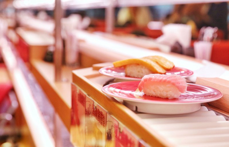 台灣人喜歡吃壽司，近年來有多家日本迴轉壽司品牌來台展店。 聯合報系資料照／記者鄭清元攝影