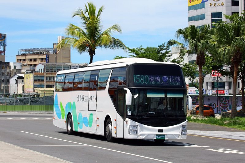台北、首都客運的北花線，8月將推出票價優惠，台北到花蓮來回票400元。圖／台北、首都客運提供