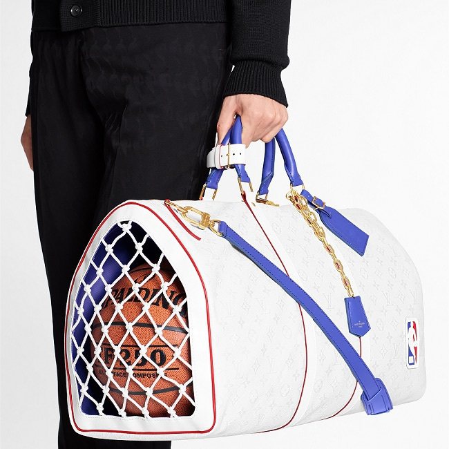 LVxNBA籃網造型Keepall包，12萬2,000元。圖／路易威登提供