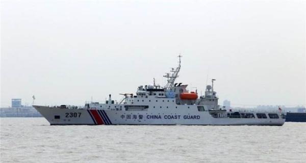 中國海警艦艇與馬來西亞海軍巡邏艦艇在南海對峙，有人揭露馬來西亞巡邏艦艇是由中國造船廠所承建。圖為中國海警2307艦艇。取自澎湃新聞
