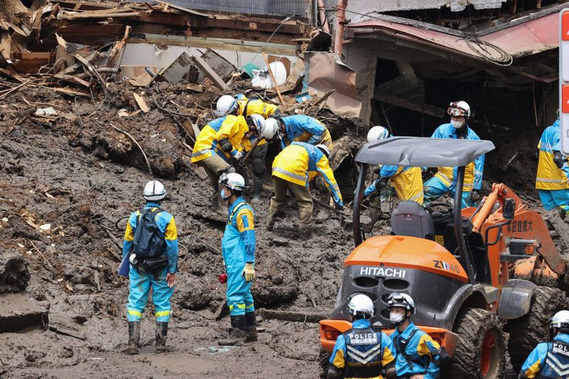 热海市伊豆山地区7月3日发生大规模土石流造成严重灾情，至今夺走9条人命，还有20人下落不明。 法新社(photo:UDN)