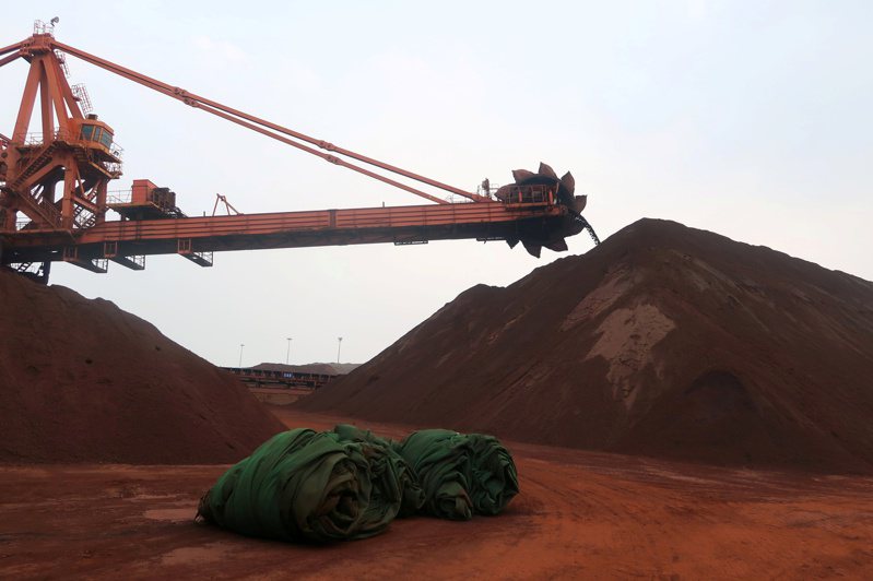 全球大型矿商发出谨慎的供应展望讯号，将使今年市况动盪的铁矿砂市场，面临新的考验。（路透）(photo:UDN)