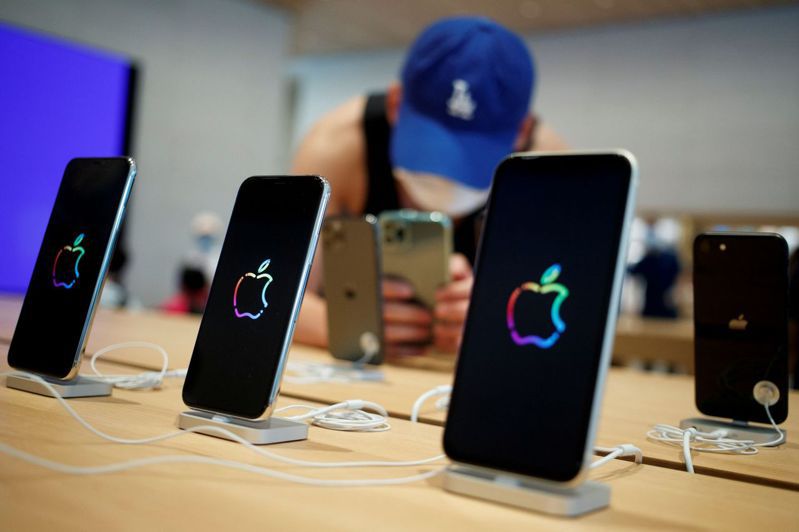 国际特赦组织指出，苹果iPhone也会遭到骇客软体攻击窃取敏感资料。路透(photo:UDN)