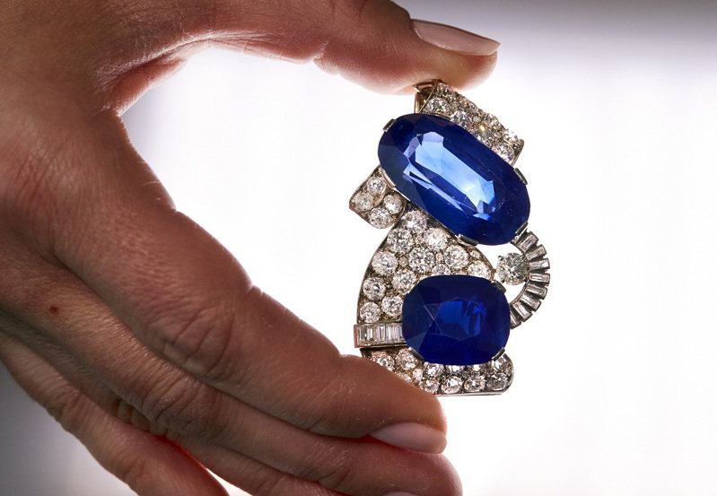 世界最大的星光蓝宝石簇已在斯里兰卡拉特纳普勒的一处住家后院被人发现，但有专家指出，就算它本身拥有很高的克拉价格，并不代表里面的所有石头可能会是高级品。资料照片。路透(photo:UDN)