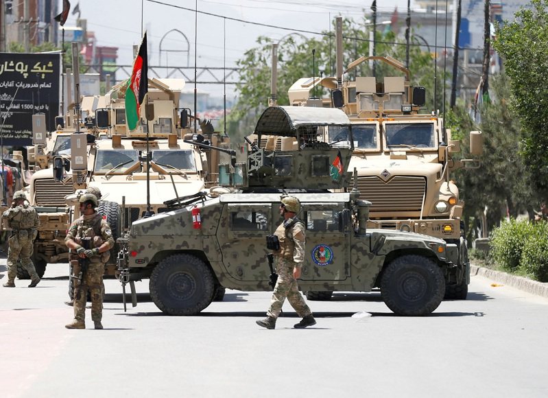 阿富汗政府军之所以分崩离析，征兆早在美国总统拜登宣布美军将于9月11日撤退之前的5月底至6月初就开始。路透(photo:UDN)