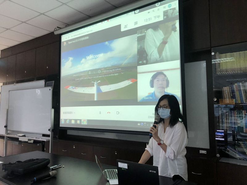 弘光資工系舉辦跨國視訊課程，邀請國際無人機專家學者授課。圖／弘光科大提供