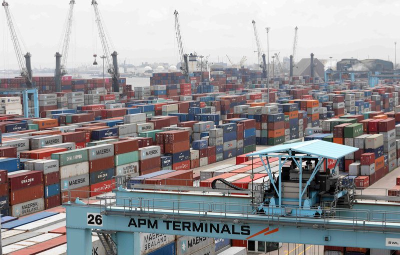 APM码头公司（APM Terminals）货柜码头。  路透(photo:UDN)