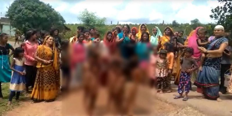 印度中央邦多处受旱灾影响，当地有村落要多名少女裸体游行「安抚雨神」。（Twitter影片截图）(photo:UDN)