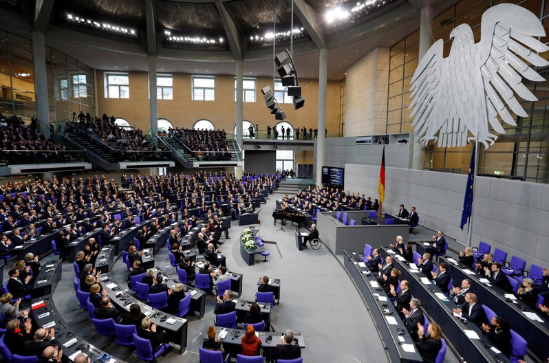 德国国会议席数不固定，即将卸任的这届国会多达七○九席。（路透）(photo:UDN)