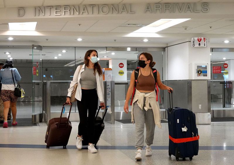 美国20日宣布将解除之前对33国的旅游禁令，但自11月初将全面要求外国旅客入境时出示疫苗证明。图为迈阿密机场。法新社(photo:UDN)