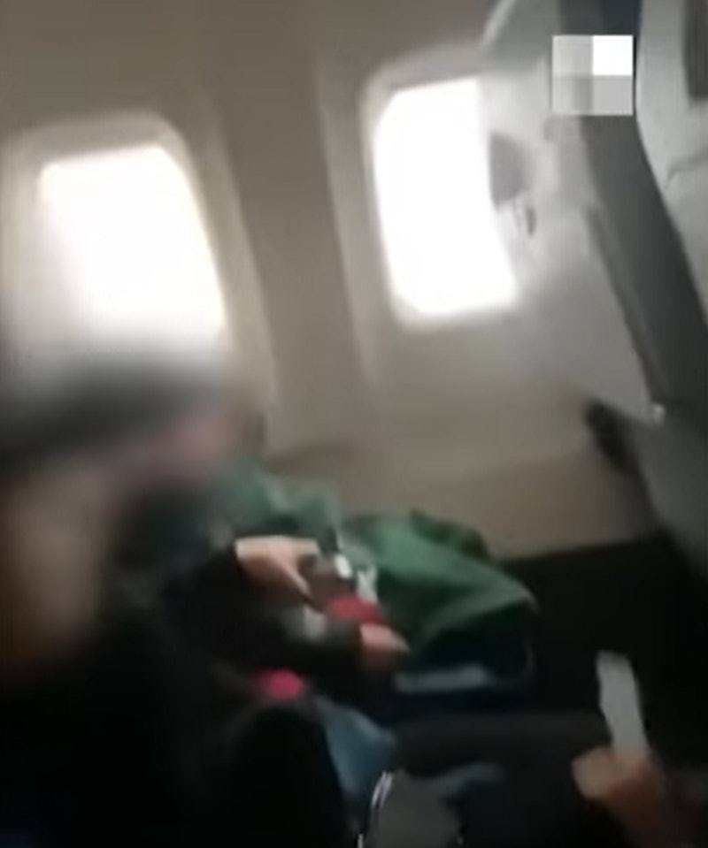 一辆俄罗斯客机飞至索契以北约180公里位置时，遇上严重气流，机身摇晃得非常厉害，机上大人小孩都惊吓得尖叫起来。（影片截图）(photo:UDN)