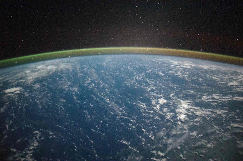 法国太空人佩斯凯在距离地球400公里外的太空中，生活6个月之久，直唿「没看过这么多令人极为印象深刻的热带风暴」。法新社(photo:UDN)