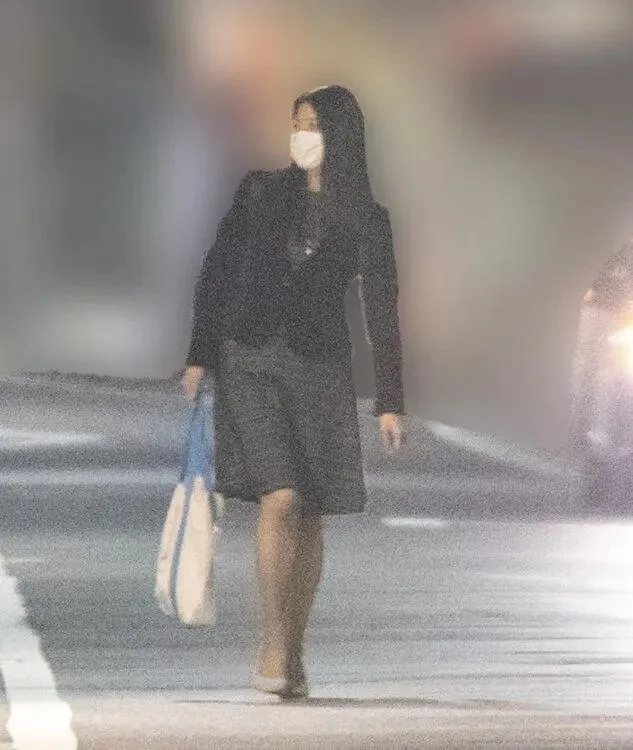 承子女王最近被拍到凌晨2点还在六本木闹区狂欢。 图／翻摄自《NEWS POST SEVEN》(photo:UDN)