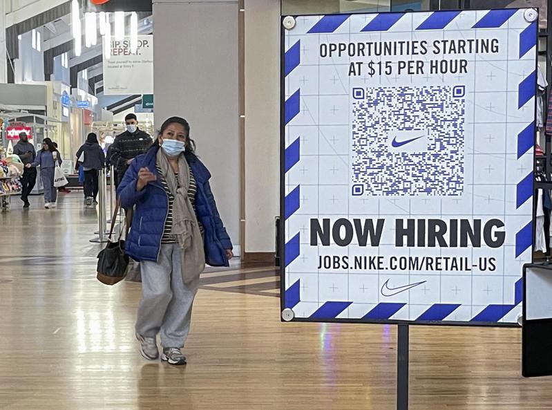 美国在疫后经济复甦之际，涌现不少新的工作机会，为奔向这些工作，全美目前每个月都有数百万就业人口辞职，使许多公司面临前所未有的人力短缺问题。 欧新社(photo:UDN)