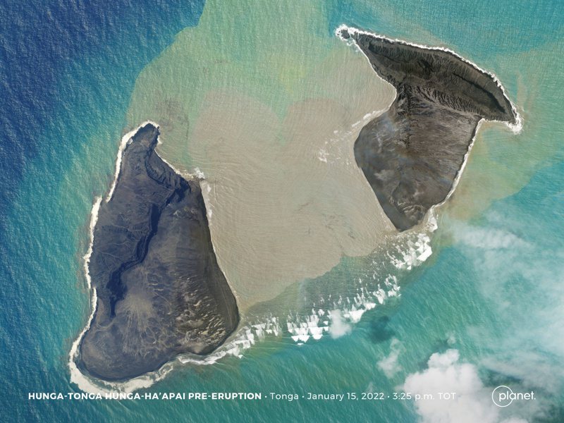 南太平洋岛国东加附近的「洪加汤加－洪加哈派」海底火山15日下午发生大规模喷发，引发芮氏规模7.4地震和海啸。路透(photo:UDN)
