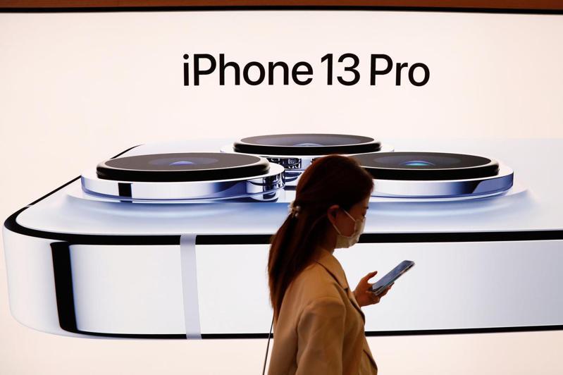 iPhone 13畅销，让苹果连六周蝉联中国大陆手机销量冠军。路透(photo:UDN)