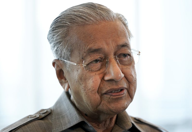 大马国家心脏中心今天表示，现年96岁的马来西亚前首相马哈地已出院返家休养。  美联社(photo:UDN)
