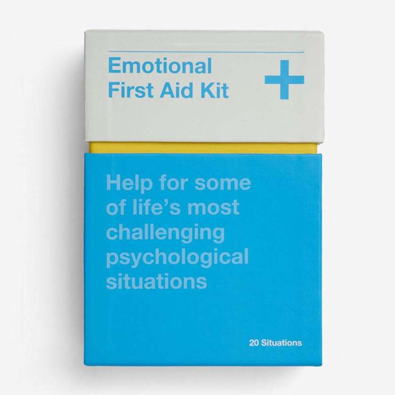 图为「情绪急救箱」，标榜能针对包括20种的紧急心理状况快速提供建议的商品。图撷自(photo:UDN)