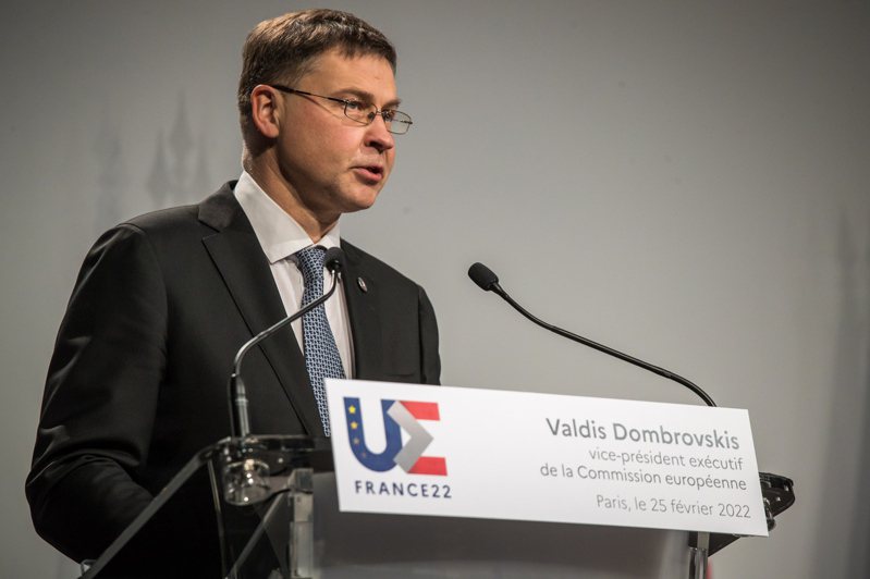 欧盟执委会副主席杜姆布罗夫斯基斯（Valdis Dombrovskis）2月28日宣布，欧盟订于4月1日与中国举行峰会，意在舒缓双方间的紧张关系。欧新社(photo:UDN)