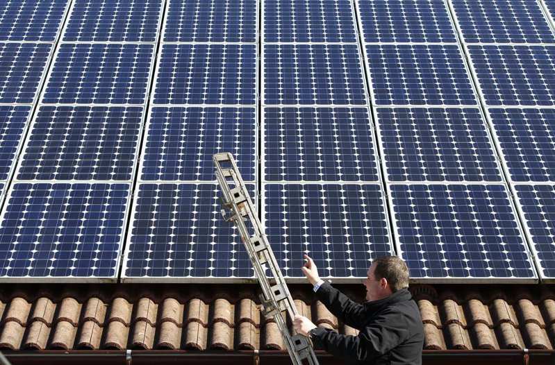 俄乌战争使能源供应更加吃紧，欧洲太阳能板需求在近期暴增。路透社(photo:UDN)
