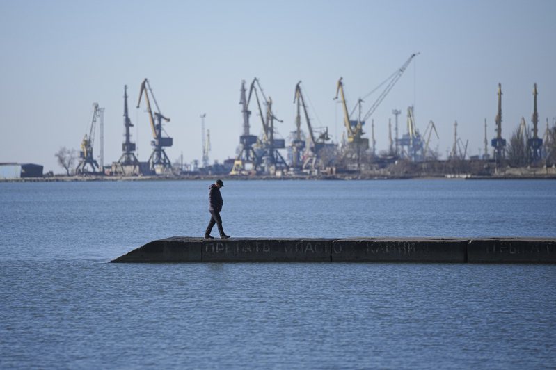图为乌克兰邻亚述海Mariupol港口的档案照片。美联社(photo:UDN)