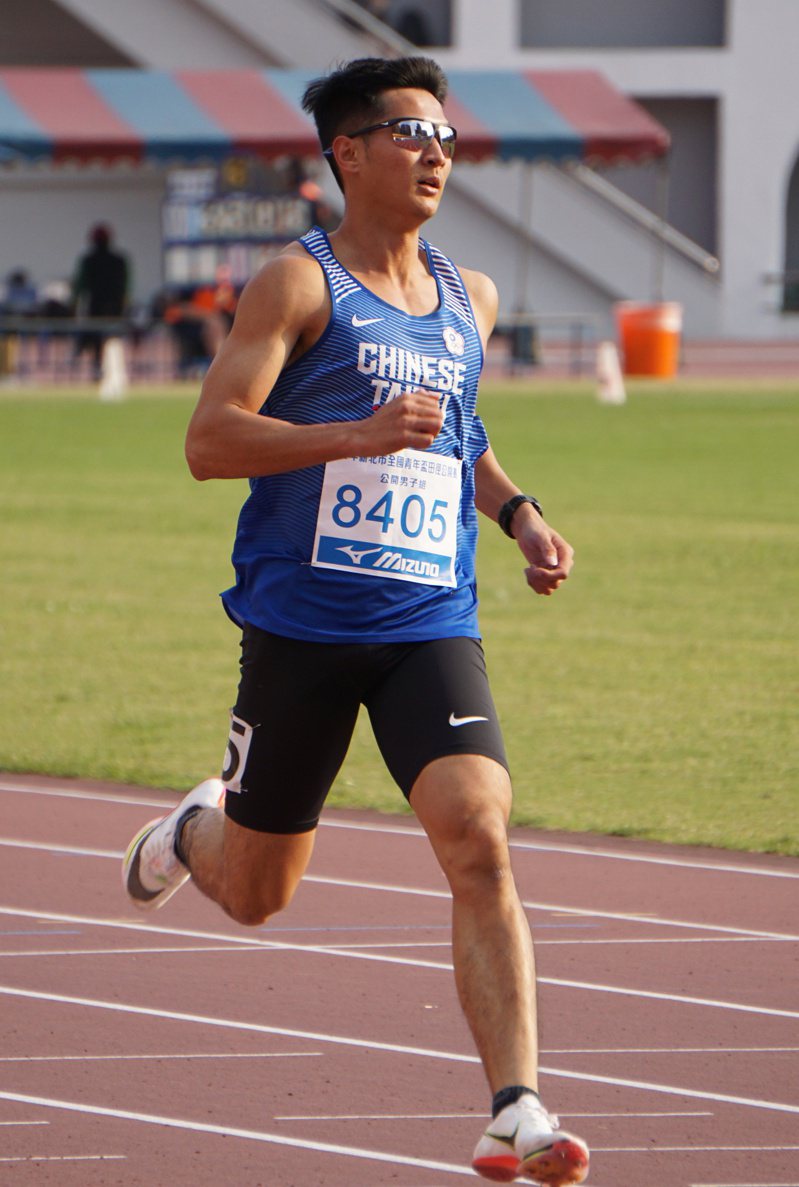 王偉旭昨天在男子100公尺決賽跑出10秒30佳績，可惜因為超風速無法達到亞運參賽標準。記者劉肇育／攝影