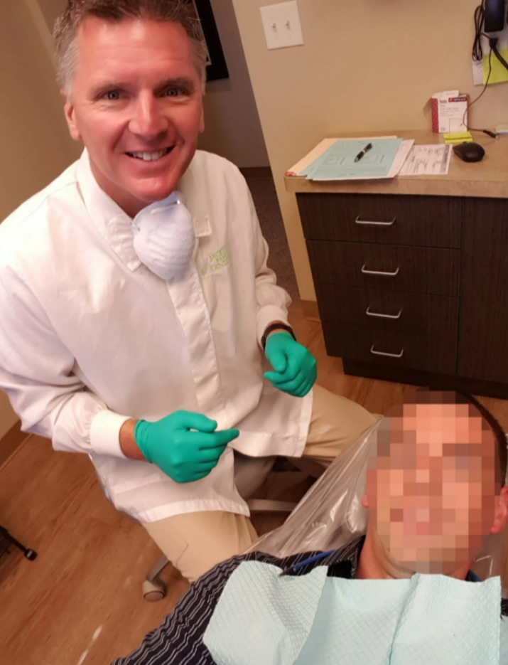 牙医故意钻烂患者牙再补牙冠。图／取自(photo:UDN)
