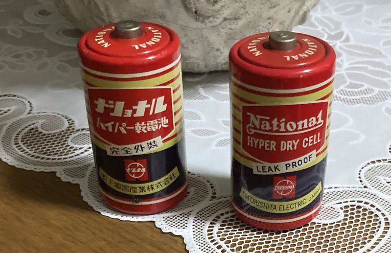 日本網友從倉庫中找到60年前的國際牌電池。圖擷取自twitter