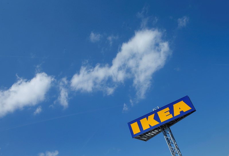 瑞典多位世界名人在俄罗斯街头的海报上成了纳粹分子，包括宜家家居（IKEA）创办人坎普拉（Ingvar Kamprad）也在内。路透(photo:UDN)