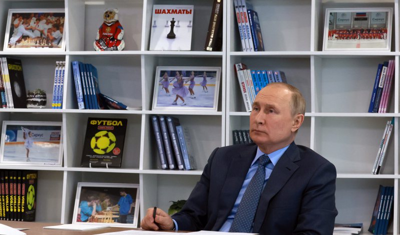 俄国总统普亭11日在索契主持一场视讯会议。（欧新社）(photo:UDN)