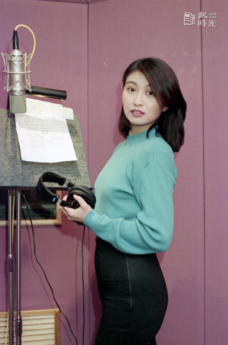 圖說：楊林進錄音室錄音。來源：聯合報。攝影：游輝弘。日期：1993/01/29
