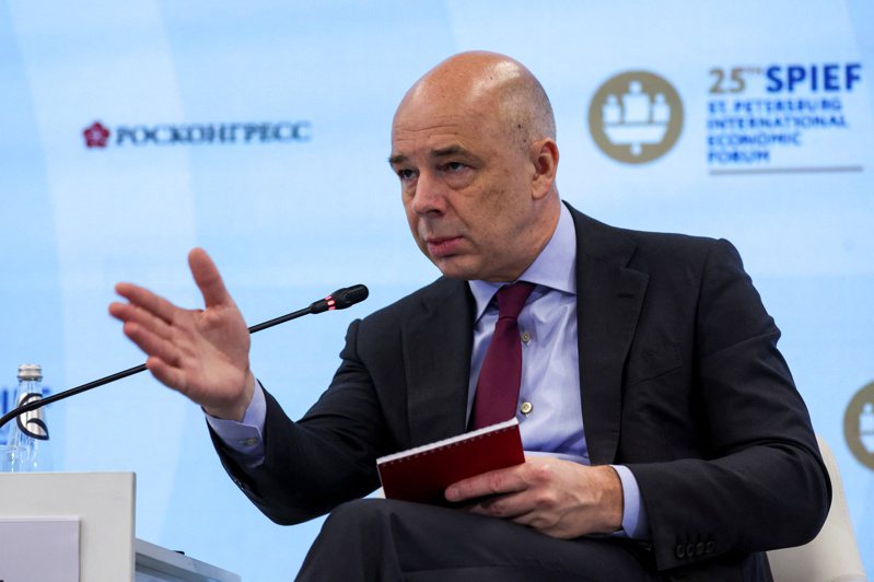 希鲁阿诺夫认为俄国可用卢布累积资金，图为他16日在圣彼得堡国际经济论坛（SPIEF）上接受观众提问。路透(photo:UDN)