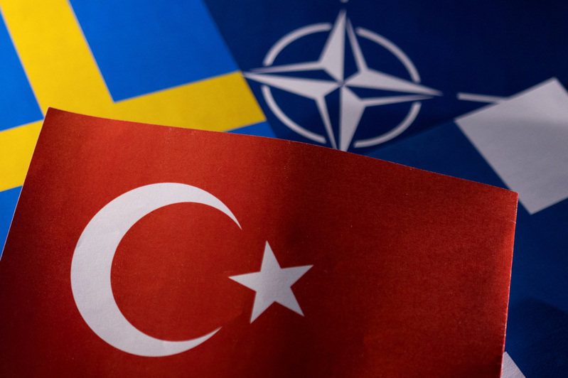 在土耳其与芬兰和瑞典达成协议，不再反对两国加入北约后，北约明天将正式邀请芬兰和瑞典加入。路透社(photo:UDN)