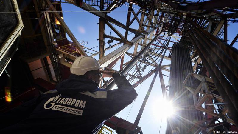 目前，萨哈林能源投资公司的股份为4家公司共同拥有。这4家公司分别为掌握50%股权的俄罗斯国有天然气工业股份公司(Gazprom)、壳牌公司（27.5%）、日本三井公司（12.5%）和日本三菱公司（10%）。图／德国之声中文网(photo:UDN)