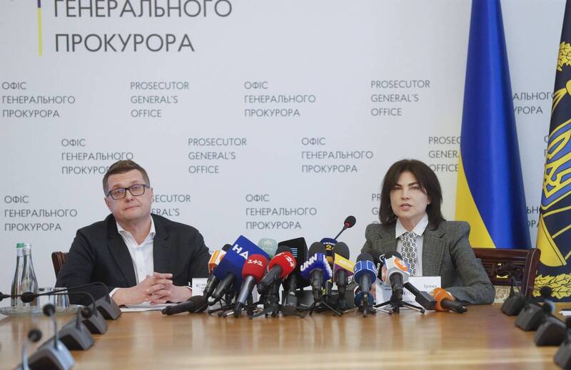 乌克兰总统泽伦斯基17日表示开除乌克兰国家安全局局长巴卡诺夫（图左）和总检察长薇娜迪克托娃（图右），理由是其两人所管理的机构有大量官员与俄罗斯勾结。欧新社(photo:UDN)