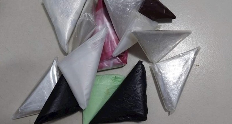 原PO的媽媽把塑膠袋都折成三角形。 圖擷自爆怨公社