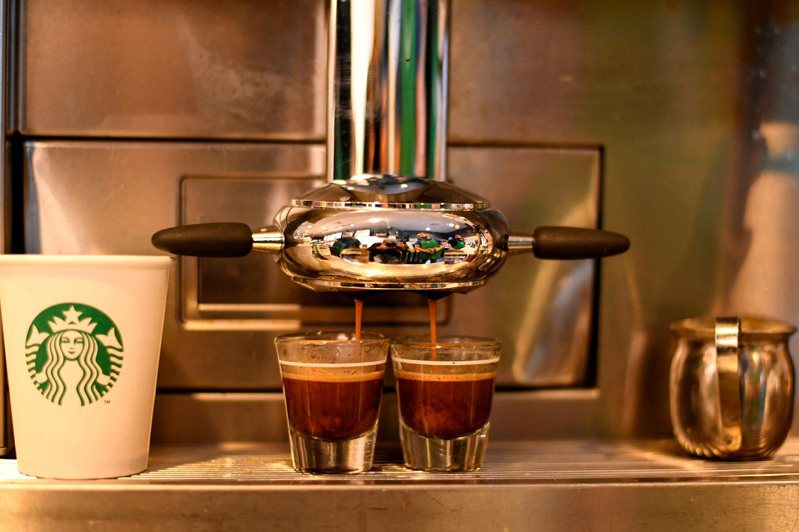 就算咖啡变贵，也阻挡不了美国消费者掏钱买咖啡。路透(photo:UDN)